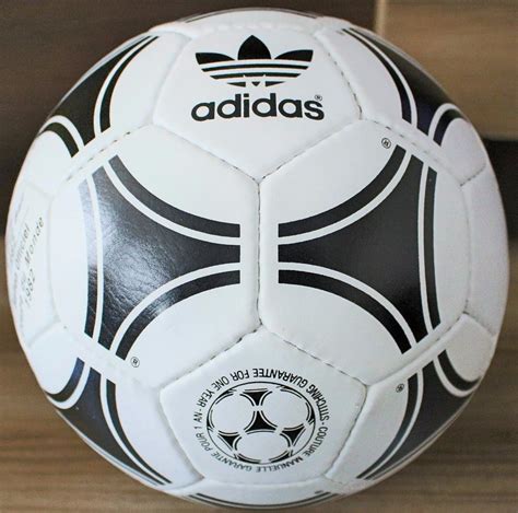 adidas bola original.